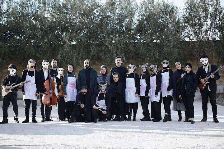 چرا « اجرای نمایش دیوار» متوقف شد؟/ کارگردان در انتظار پاسخ