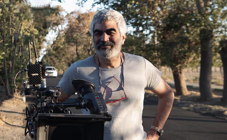 نقد فیلم «صبحانه با زرافه‌ها»؛ استاد بازی با ژانر