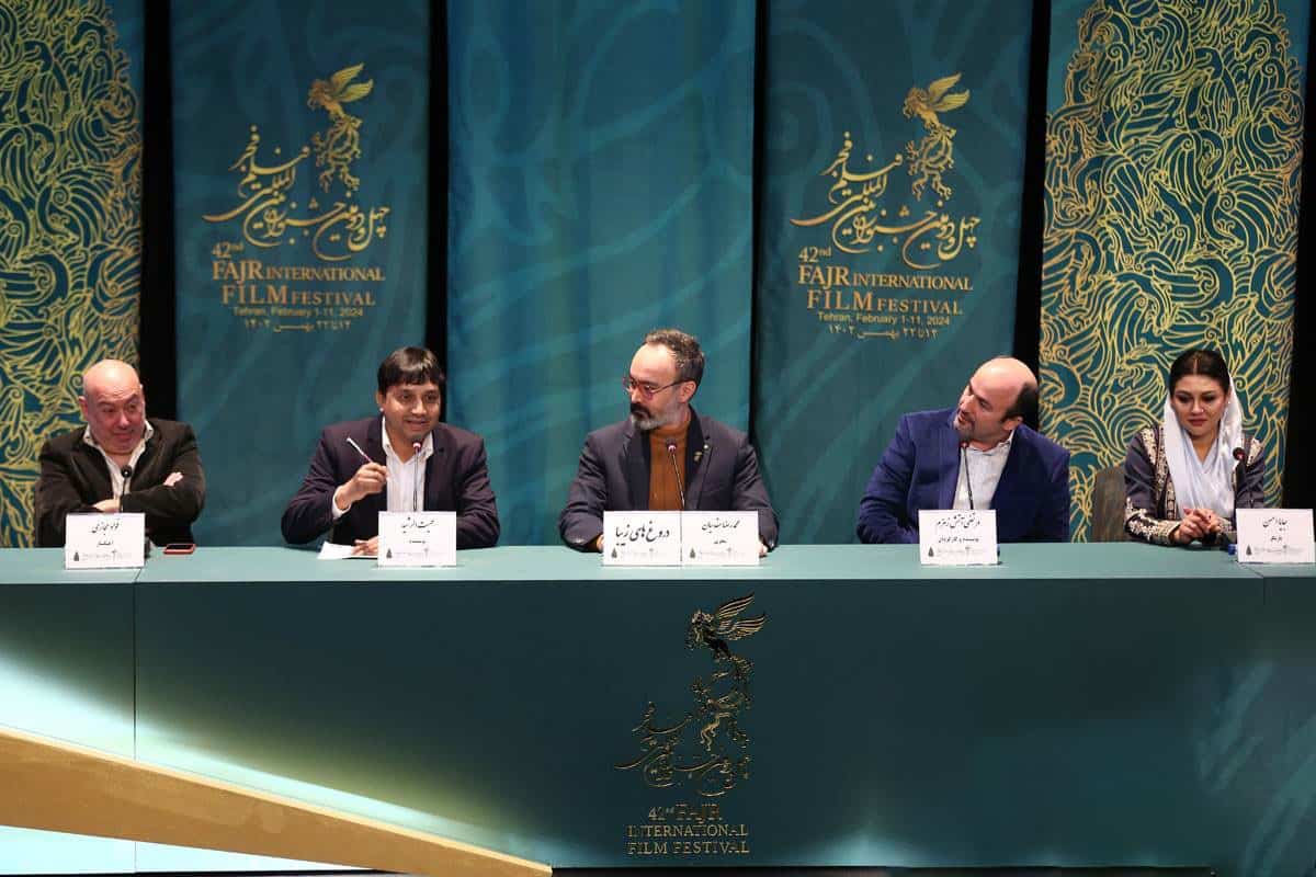 نشستی با حضور بنگلادشی‌ها در برج میلاد