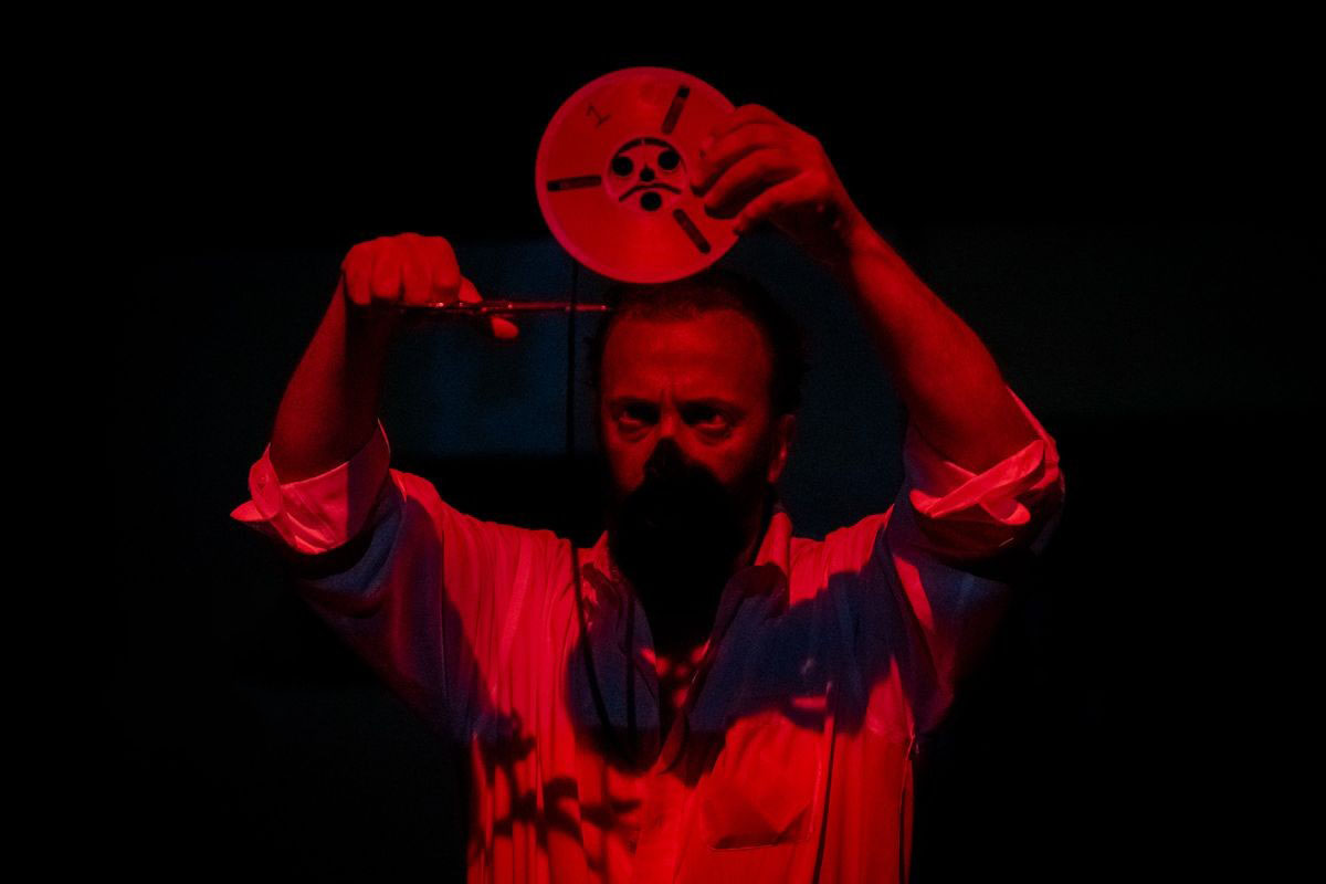 نگاهی به نمایش‌های «همکارها»، «ظلم‌آباد» و «مهندس واشینگ کلوز»