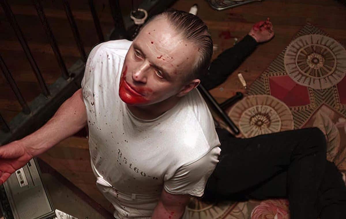 معرفی ۱۰ مجرم و جنایتکار فیلم‌ها که آخر قصه قسر در می‌روند