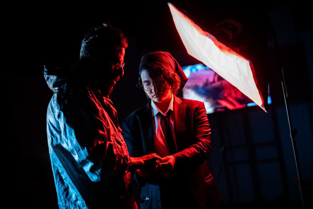 درباره نمایش وقتی آنقدری که باید همدیگر را زجر داده ایم؛ دیالکتیک بدن و تصویر