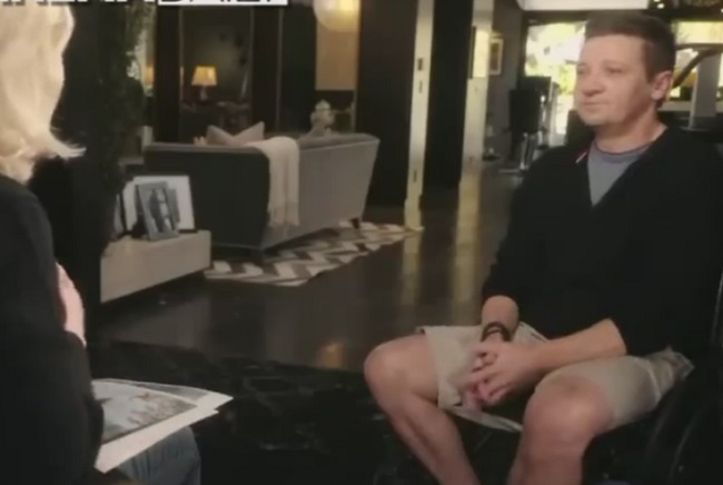 فیلم- اولین گفت و گوی جرمی رنر بعد از معجزه زنده ماندنش از یک آسیب‌دیدگی شدید