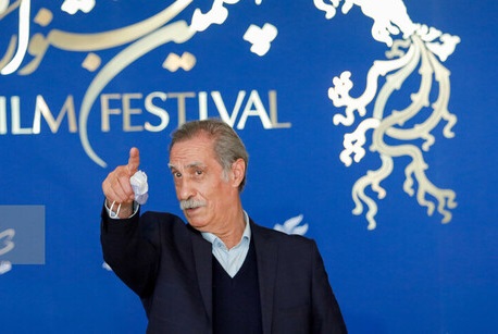  معرکه‌گیری سیاوش طهمورث در آغاز سال