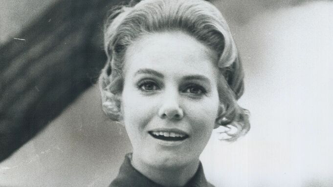 «شارون آکر» ستاره پیشکسوت هالیوود درگذشت