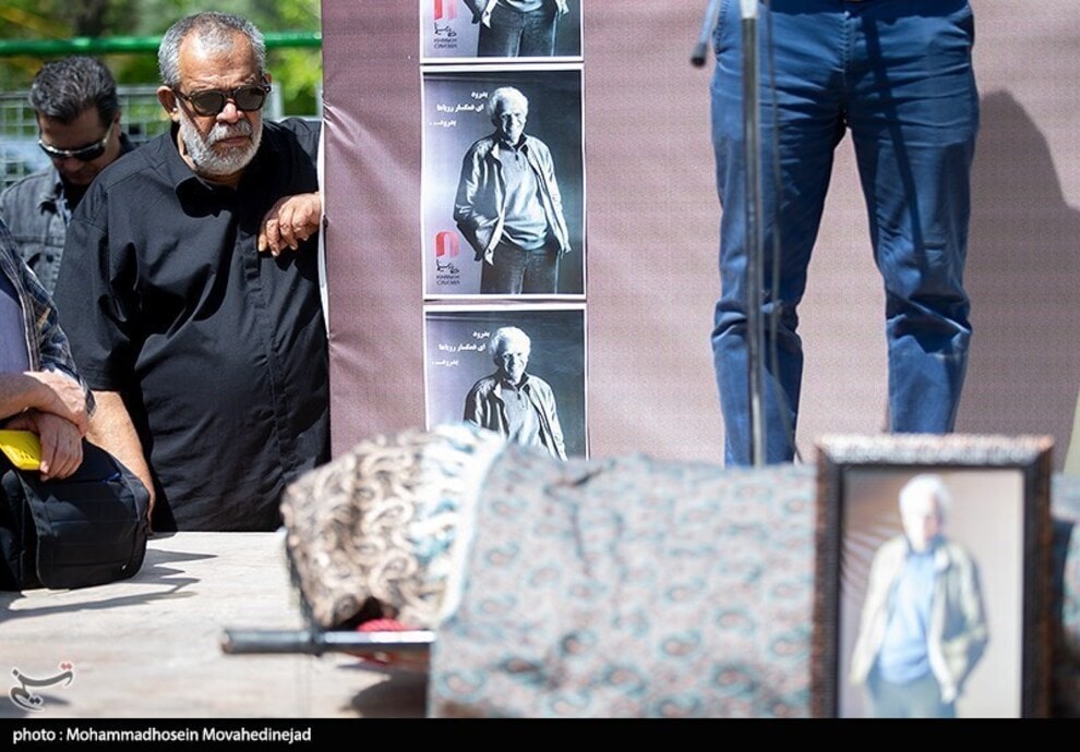 گزارش تصویری- مراسم خاکسپاری مرحوم کیومرث پوراحمد 
