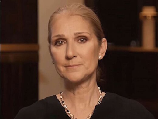 ویدئو- بیماری نادر خواننده مشهور فرانسوی توان خواندن را از او گرفت 