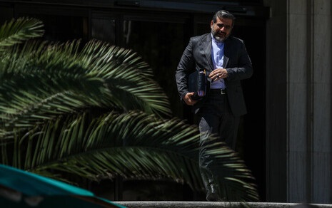  وزیر ارشاد: ممنوعیت فعالیت خوانندگان «خبرسازی» است