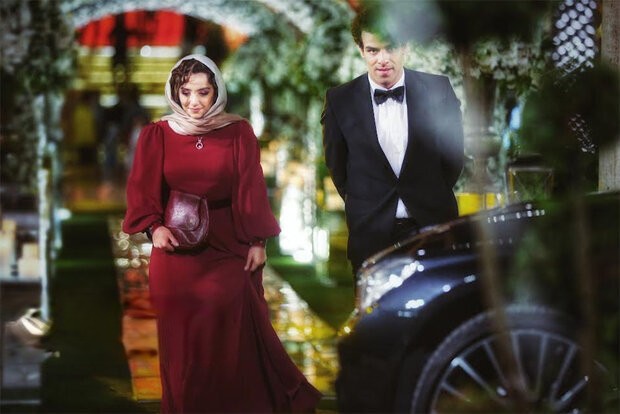 لغو اکران مردمی «عروسی مردم» بدلیل ممانعت از حضور نازنین بیاتی