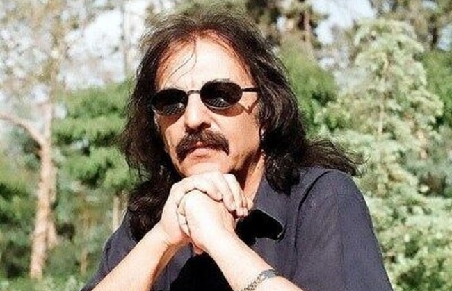 پارادوکس عجیب در صداوسیما؛ خواننده ممنوع الکاری که آهنگ‌هایش پخش می‌شود