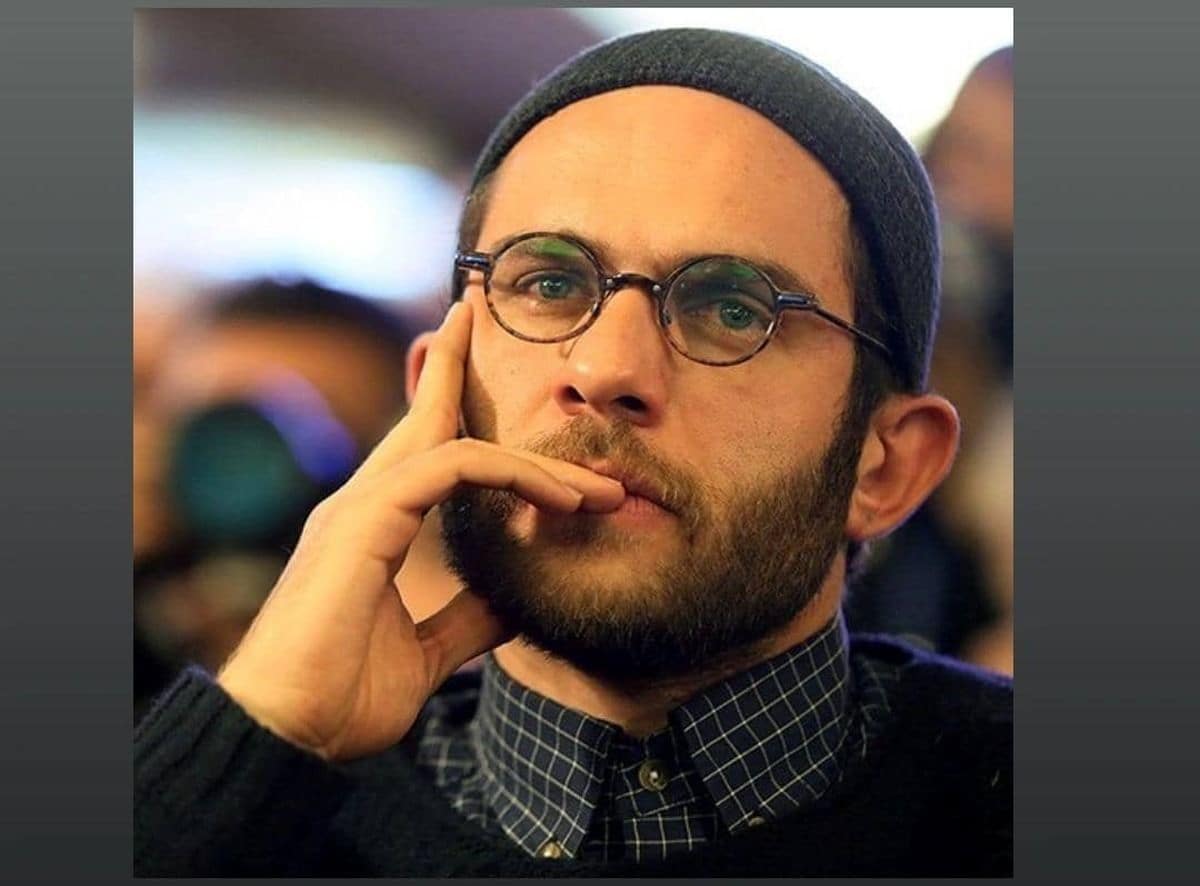 انتقاد بابک حمیدیان از شهرداری تهران و تصاویر بیلبوردهای دفاع مقدس