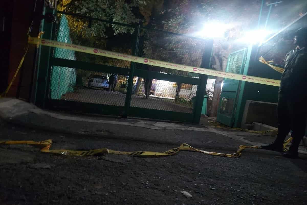 اولین عکس و ویدئو از محل قتل داریوش مهرجویی و همسرش؛ حضور جمعی از هنرمندان