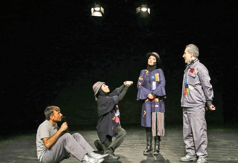 درباره نمایش «کسی برای یک گوریل غمگین کاری نمی‌کند» به نویسندگی و کارگردانی مجید شکری؛ حق گوریل شدن در مواجهه با ملالت‌های تمدن مدرن