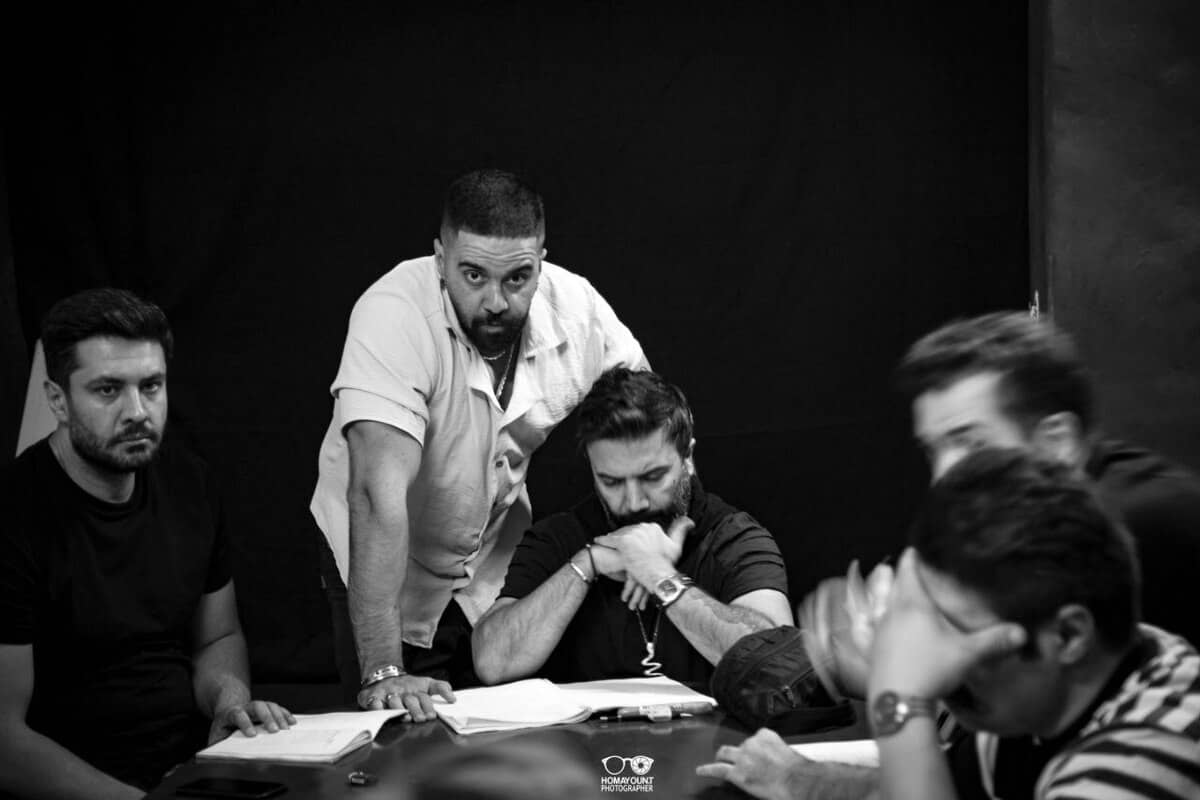 نمایشنامه‌ای از یک نویسنده فرانسوی روی صحنه تئاتر می‌رود 