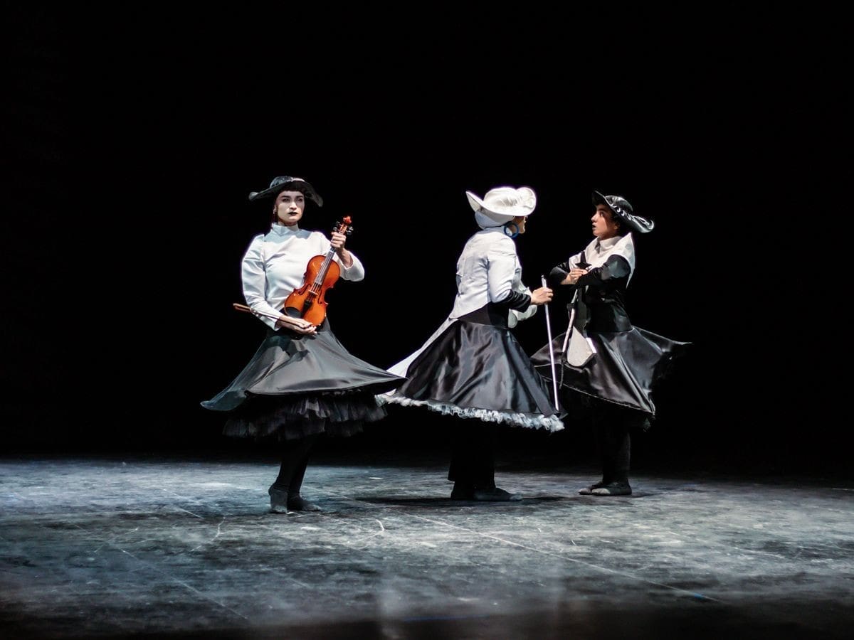 گزارش تصویری- نمایش «در انتظار گودو» به کارگردانی علیرضا حاجی بابایی