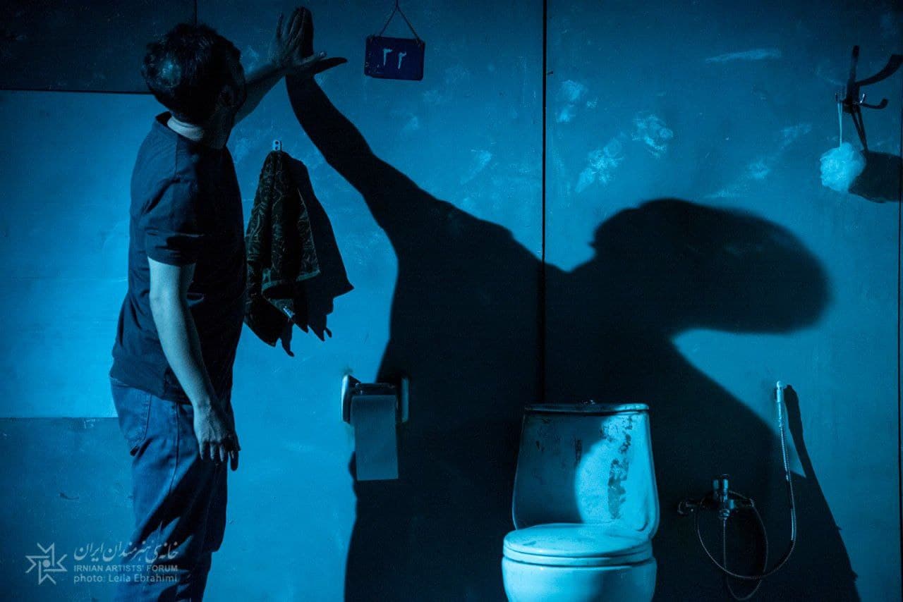 گزارش تصویری- نمایش «شقیقه های ملتهب» به کارگردانی محمدرضا سجادیان