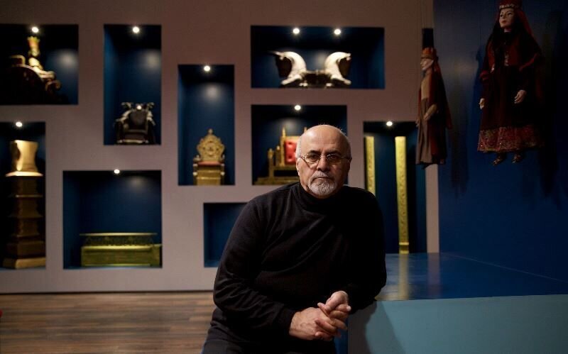 افتخار می‌کنند كه «ما هنرمندان را بیكار كردیم!» 