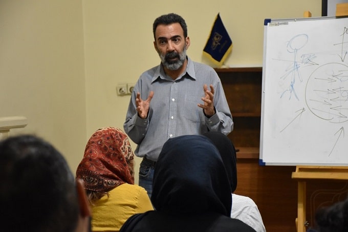 محمد چرمشیر به مکتب خانه سنگلج می آید