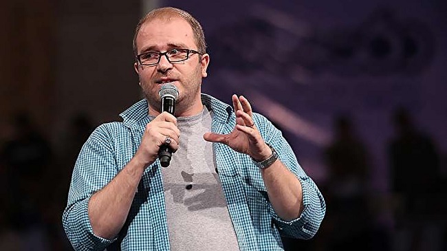 محمدرضا شهبازی در اعتراض به بازگشت رشیدپور از تلویزیون کناره گیری کرد 