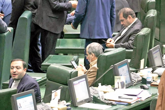  سلبریتی یا اختلاس‌گر