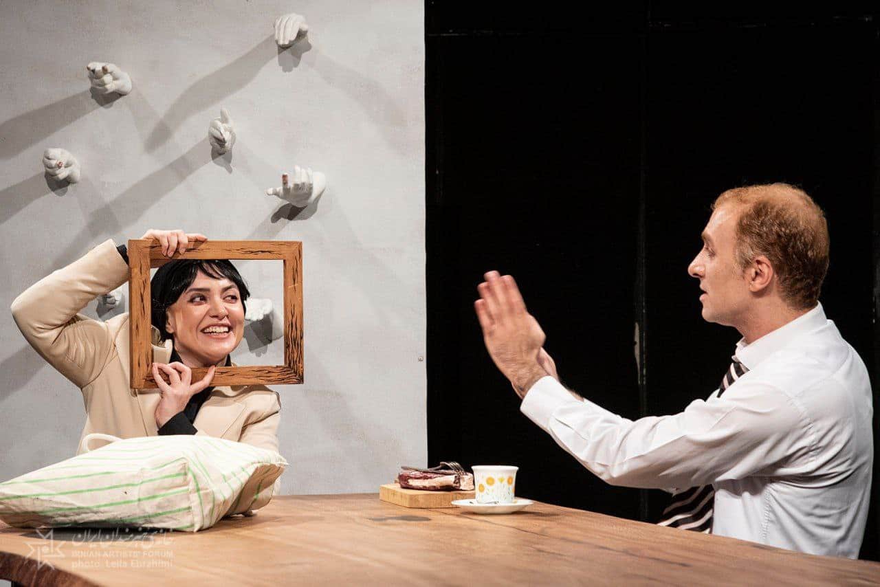 گزارش تصویری- نمایش «داری اونجا چی کار می کنی؟ » به کارگردانی آریو راقب کیانی