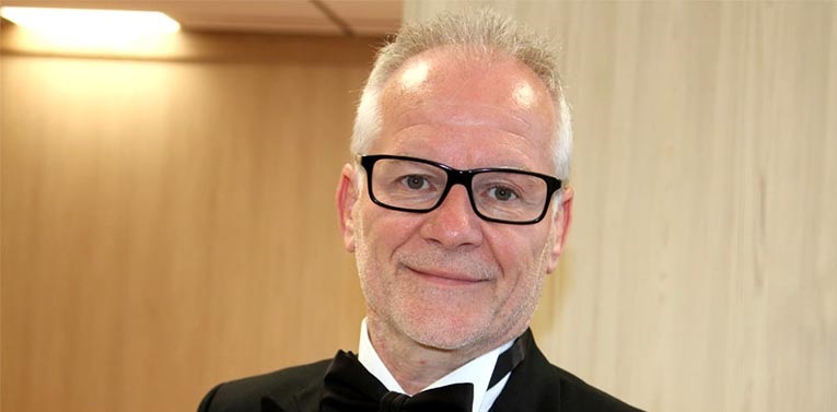 فیلم- مدیر جشنواره کن با پلیس درگیر شد 