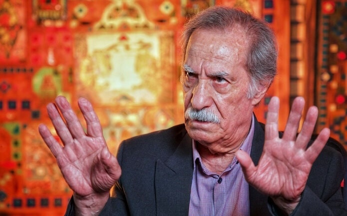  باز چیزی جلوی نفسم را گرفته بود که ناچار شدم معرکه در معرکه را روی صحنه ببرم!