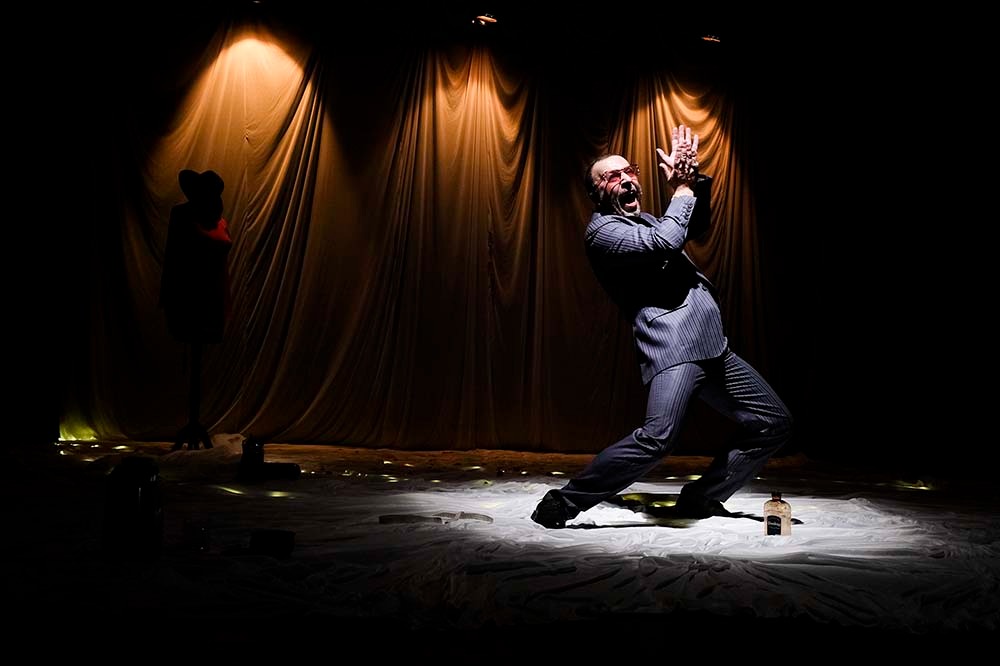 گزارش تصویری- نمایش لانگ شات به کارگردانی محمدرضا مالکی 