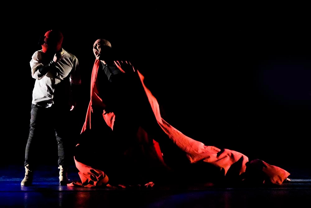 گزارش تصویری- نمایش مکبث زار به کارگردانی ابراهیم پشت کوهی 