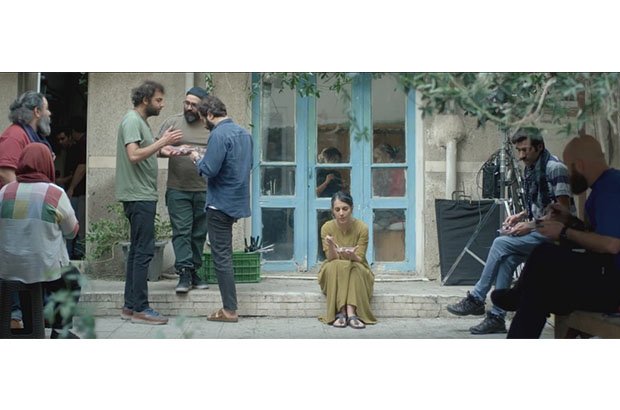 نمایش فیلمی ساخته شده در داخل ایران بدون رعایت حجاب در بازار جشنواره کن+فیلم