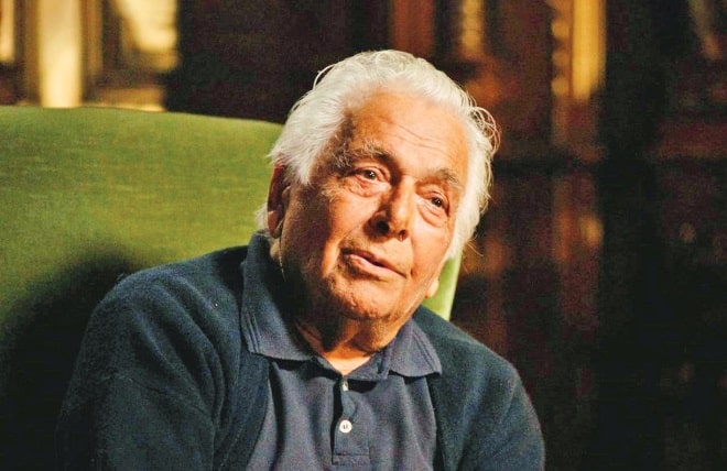 نویسنده، روشنفکری مثل هیچ‌کس