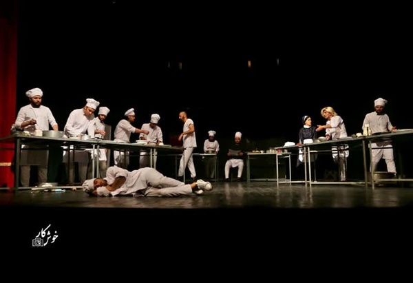 روشندلان برای دیدن نمایش «آشپزخانه» به محراب می‌روند 