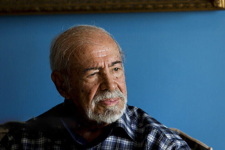  ر. اعتمادی درگذشت