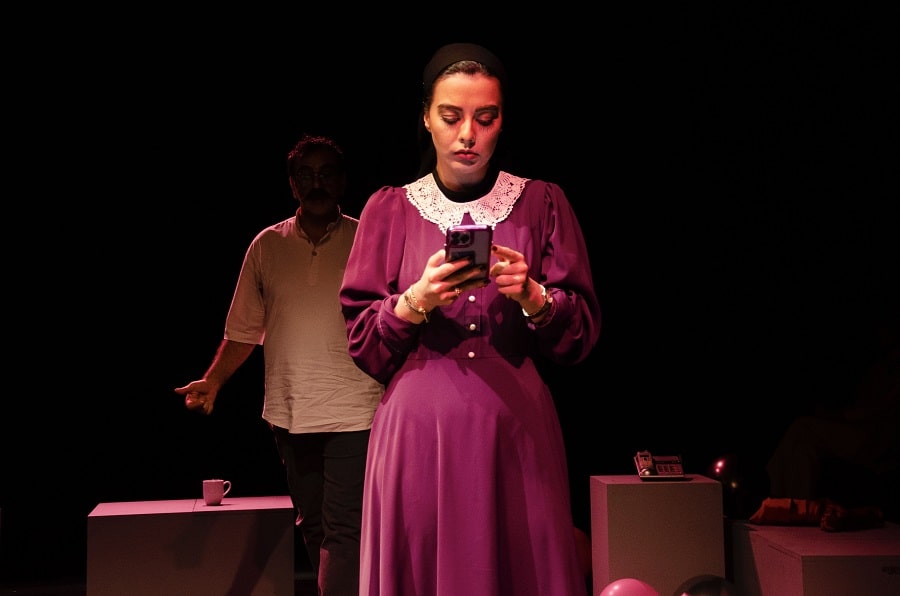 گزارش تصویری- نمایش «سایه روشن » به کارگردانی سعیده آجربندیان