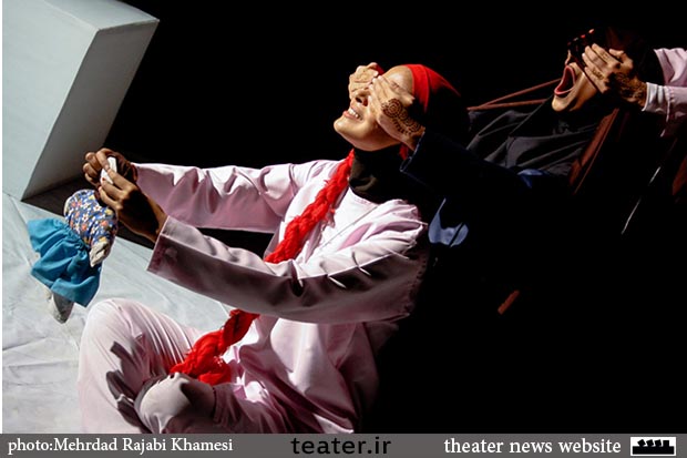 گزارش تصویری/مشهد/نمایش «رقص روی پشت کژدم‌ها»