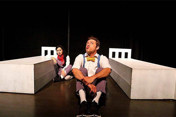 تمدید اجرای «زخم های وحشتناک زمین بازی» تا ۲۳ تیر