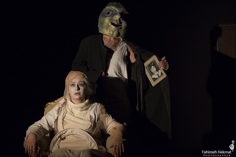 «تو مشغول مردن...» شناور در جهان احتمالات/ تماشاگری که منفعل نیست