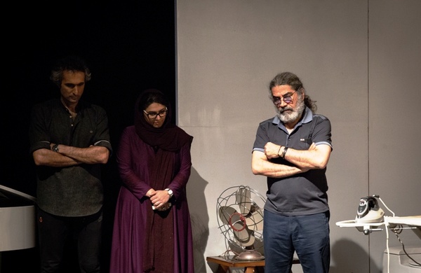 «رژه‌ی کور» با یاد صدرالدین شجره روی صحنه رفت