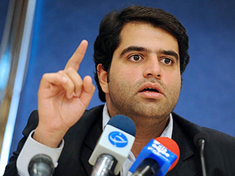 فعالیت انتخاباتی و اختلاف‌نظر با معاون هنری/ به من ابلاغ شد که باید برکنار شوم