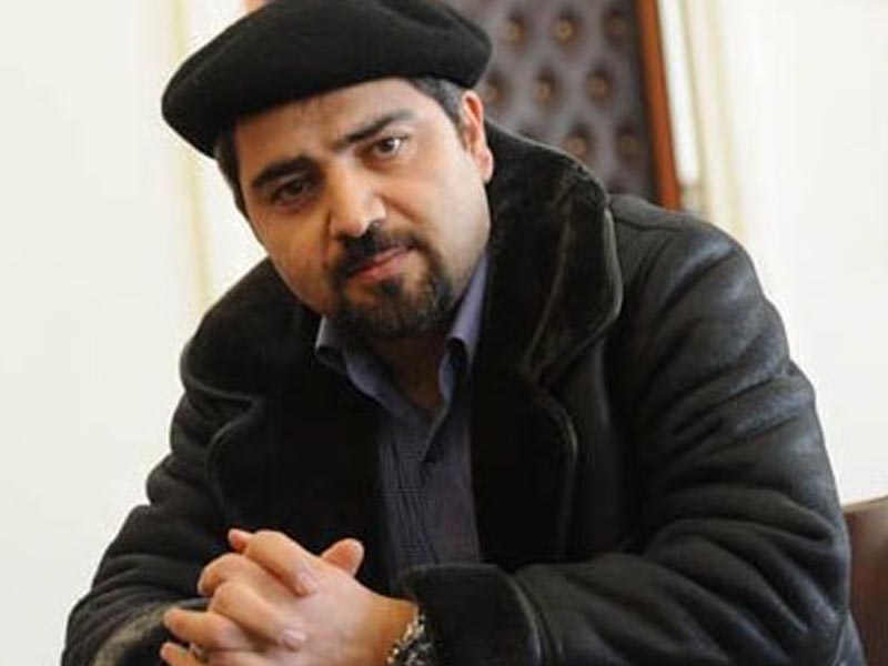 اتابک نادری به صندلی تئاتر شهر رسید