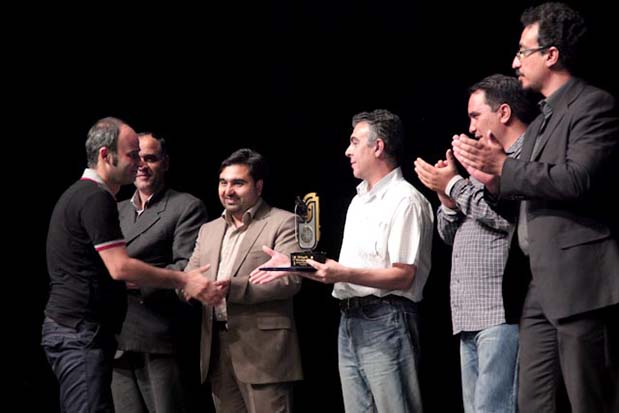 آراء هیأت داوران چهارمين جشنواره نمایش های کمدی اصفهان