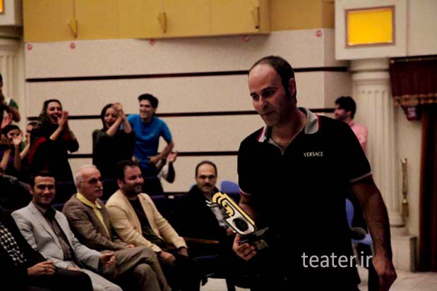 از این که این بار داوران خودشان را به گز و پولکی نفروختند، خوشحالم