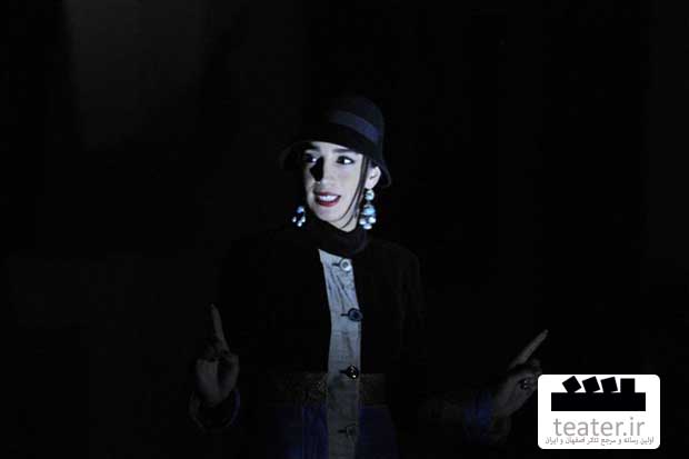 عاطفه نوری روی صحنه تئاتر آمریکا