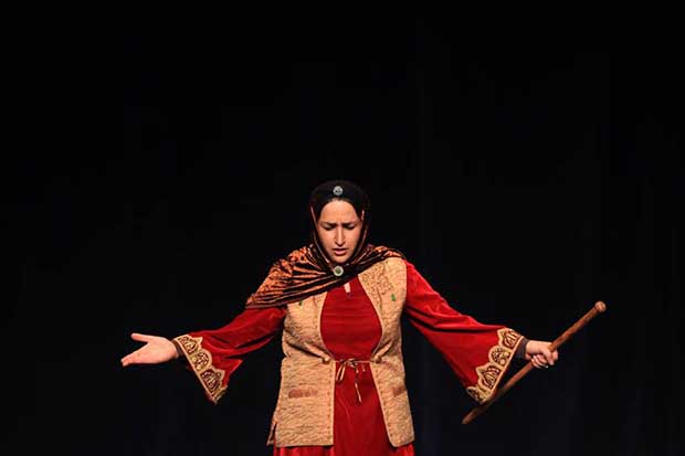 گفت و گو با « پریسا سیمین‌مهر» هنرمند نقال ایرانی