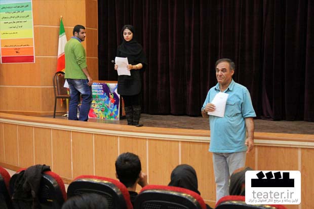 همدان/ قطب‌الدین صادقی: بازیگران بزرگ همواره خواستار بازگشت به تئاترند