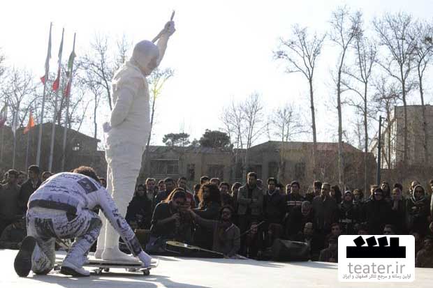 حامد زارعان دو نمایش خیابانی را به 3 جشنواره خارجی می‌برد