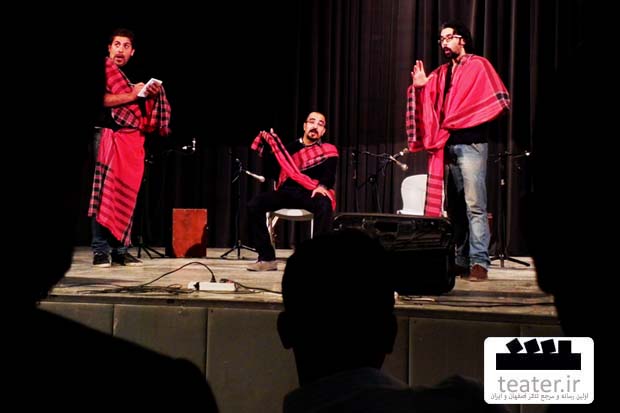 نمایشنامه‌خوانی و نمایش طنز در کافه خنده