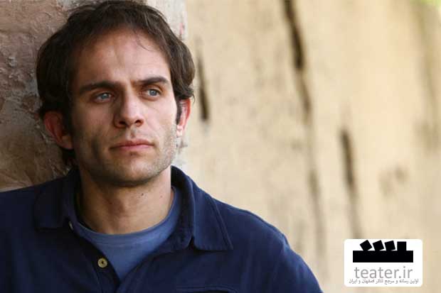 بازی بابک حمیدیان در نمایش بهزاد فراهانی