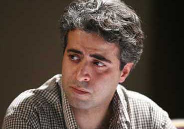 اعلام انصراف قطعی ایوب آقاخانی از جشنواره‌ی تئاتر فجر