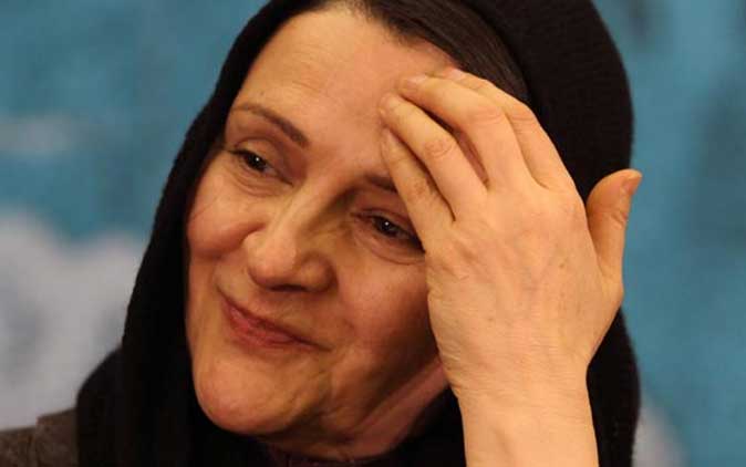 گلاب آدینه و «بیوههای جنگسالار» گلاب آدینه و «بیوههای جنگسالار»